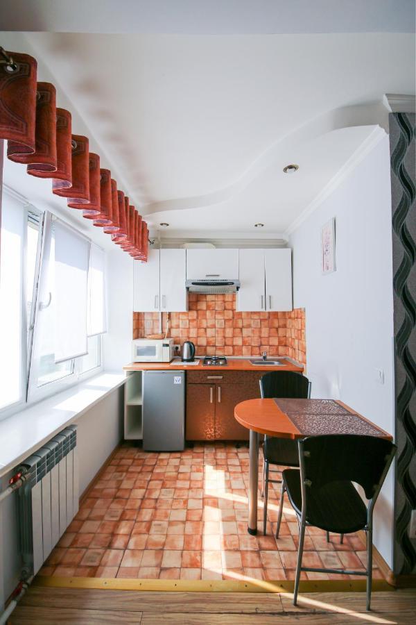 Апартаменты Возле Метро Кловская Kiev Exterior foto